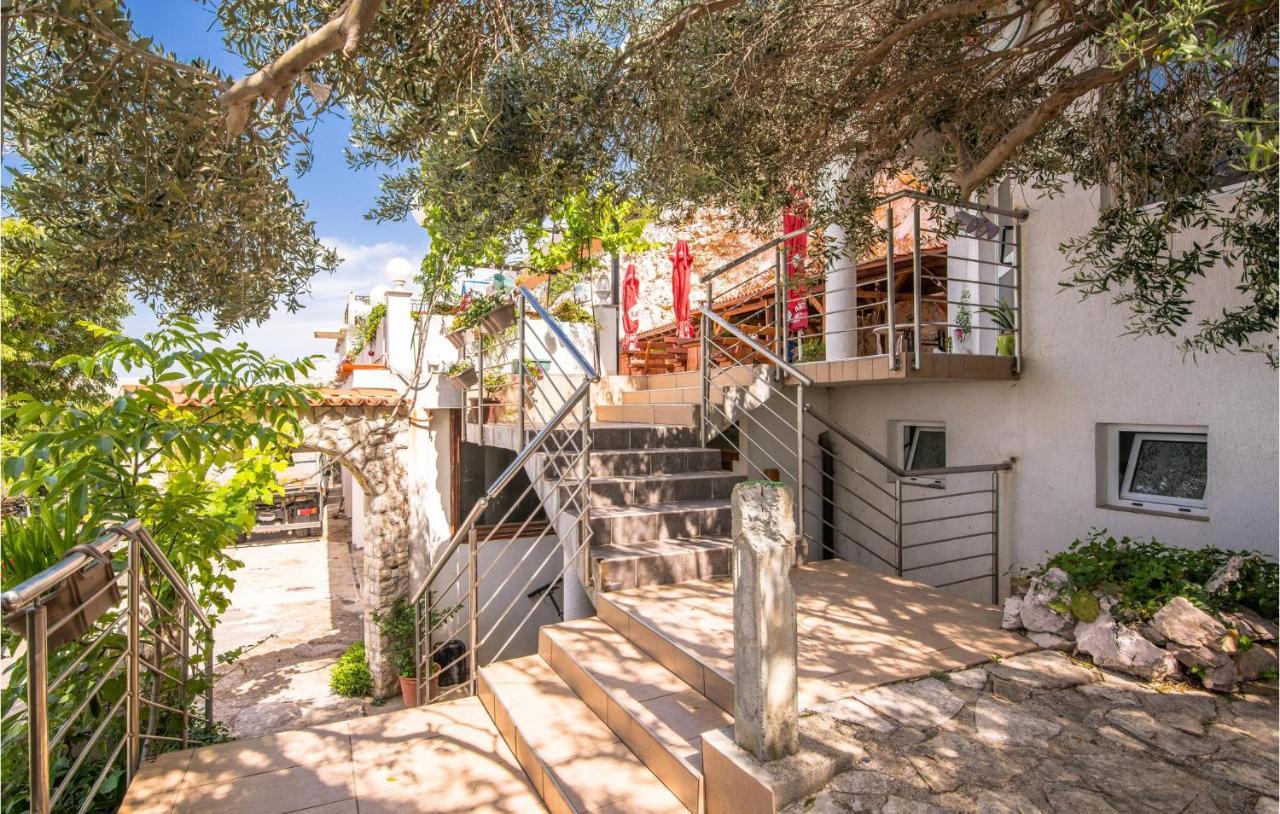 Lovely Apartment In Stara Baska 1 With Kitchen Eksteriør billede